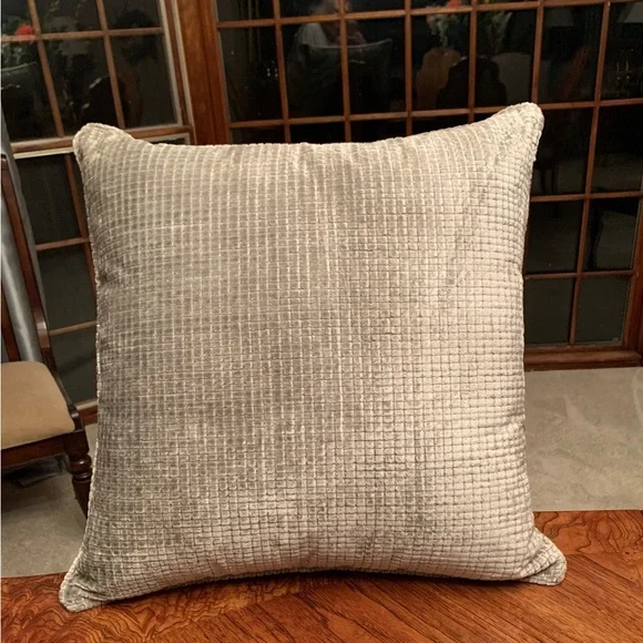 Two NEVER USED Light Seafoam Green Carol House Accent Pillows. - Picture 2 of 3